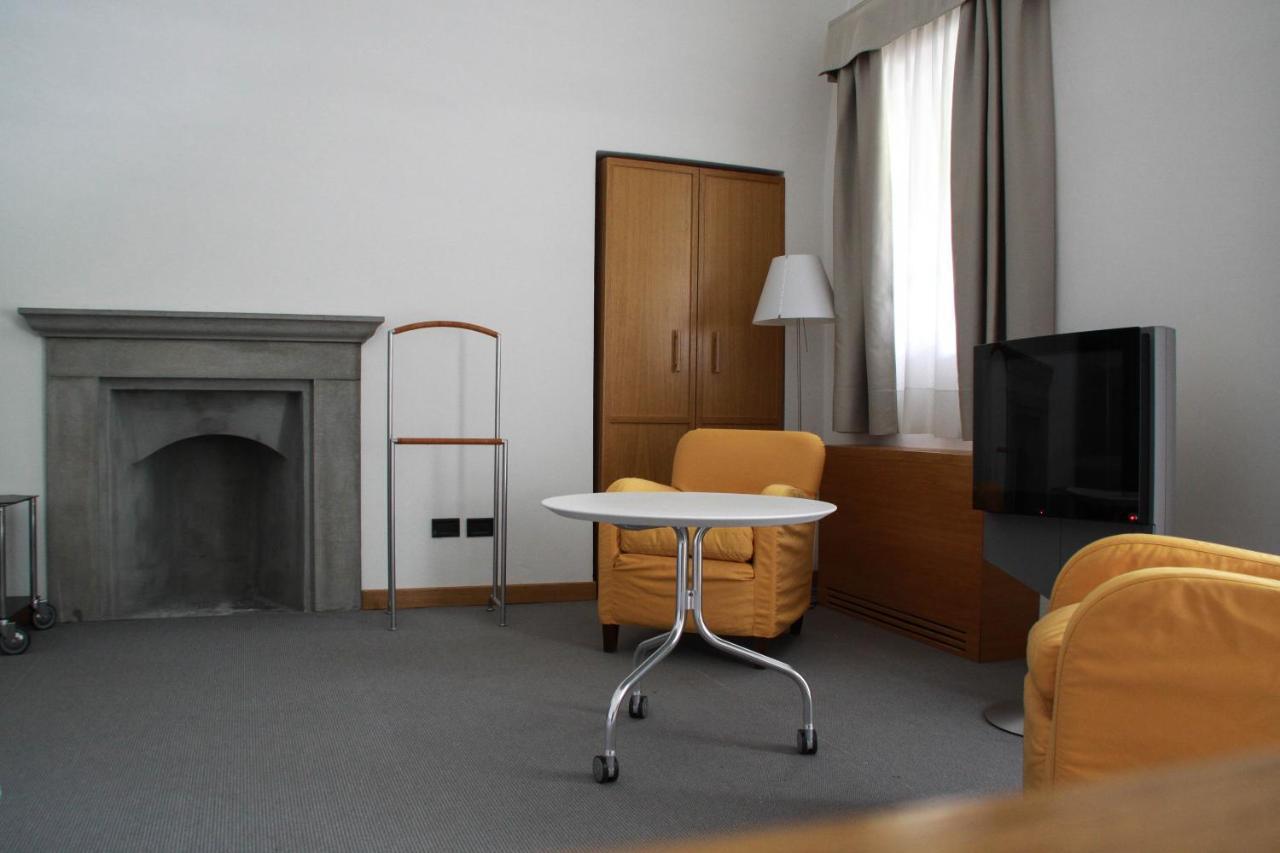 Hotel Cavour Et Des Officiers Bard Extérieur photo