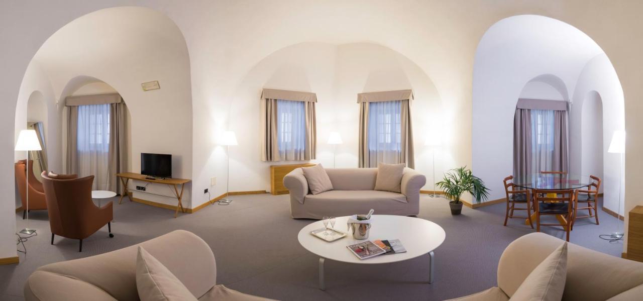 Hotel Cavour Et Des Officiers Bard Extérieur photo